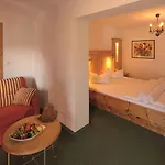 ホテル Aktivhotel Waldhof オエッツ