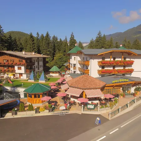 Aktivhotel Waldhof オエッツ