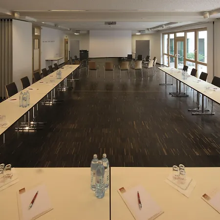 فندق Aktivhotel Waldhof 4*