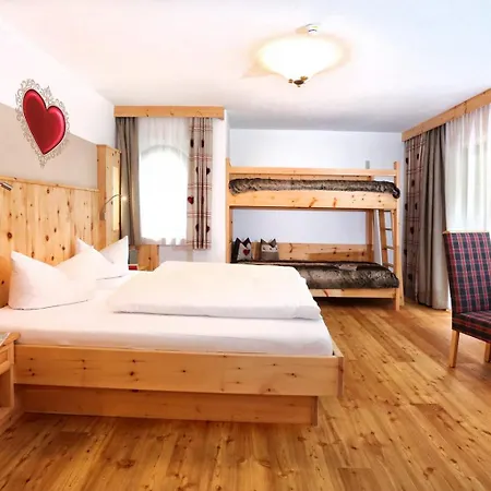 فندق Aktivhotel Waldhof 4*